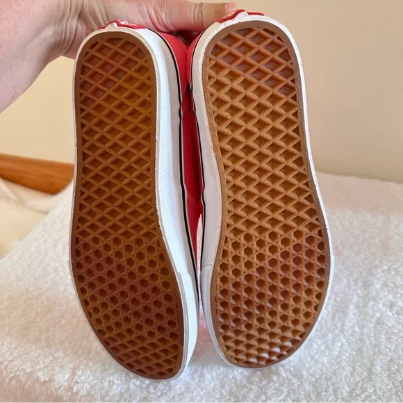 Women’s Slip-On Vans Shoes - Picture 6 of 12